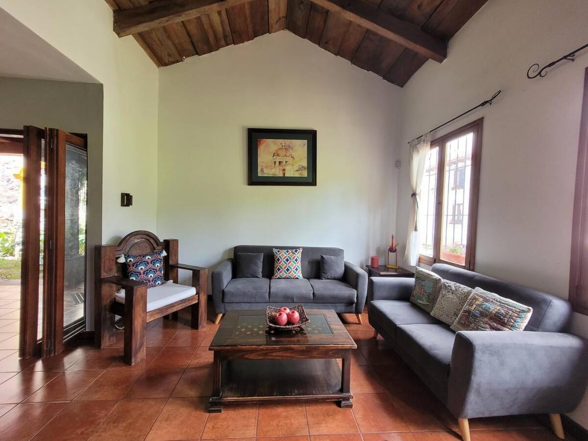 Villa Amplia casa Antigua Guatemala con pérgola y jardín Extérieur photo