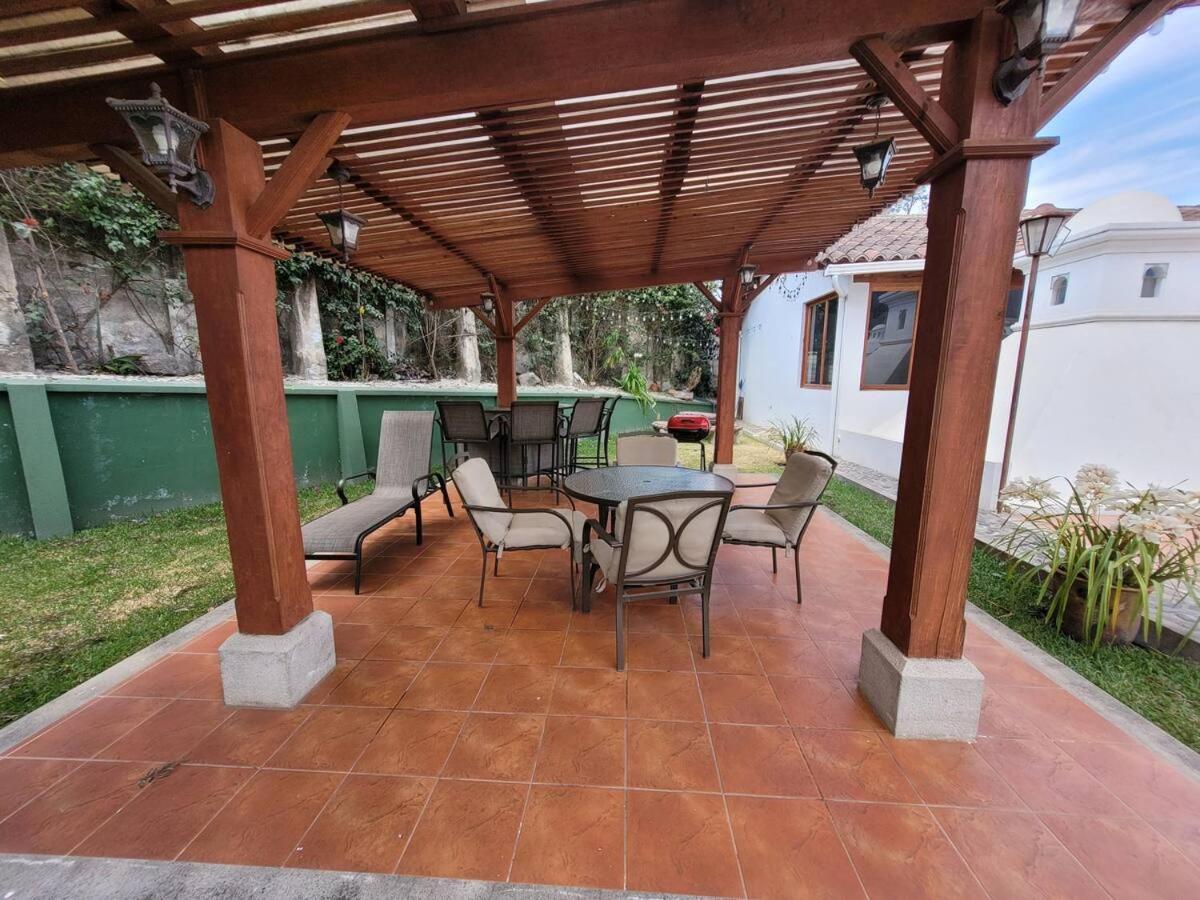 Villa Amplia casa Antigua Guatemala con pérgola y jardín Extérieur photo